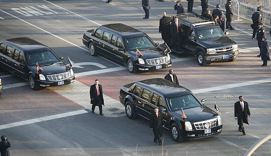 Obama_Cadillac_limousine_in_2009_inaugural_parade2.jpg
